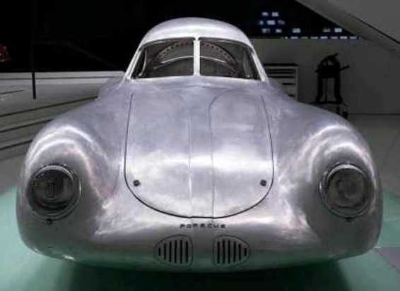 В Калифорнии сорвались торги исторического Porsche, символизирующего восход нацизма