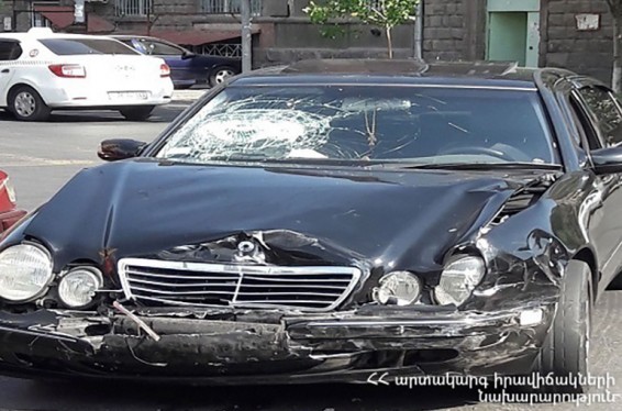 ՃՏՊ` Երևանում. բախվել են Mercedes և Opel մակնիշների ավտոմեքենաները, այնուհետև Opel-ը վրաերթի է ենթարկել 27-ամյա քաղաքացուն