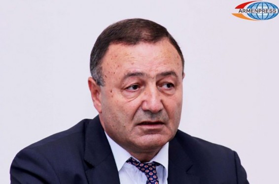 Երևանում թալանել են Արմավիրի նախկին մարզպետ. Աշոտ Ղահրամանյանի տղայի Volkswagen Tuareg-ը. Shamshyan.com