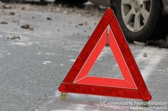 ՃՏՊ Վարդենիս քաղաքի հրշեջ-փրկարարական ջոկատի մոտակայքում․ «ՎԱԶ-2109»-ը բախվել է կայանած «ԿԱՄԱԶ»-ին
