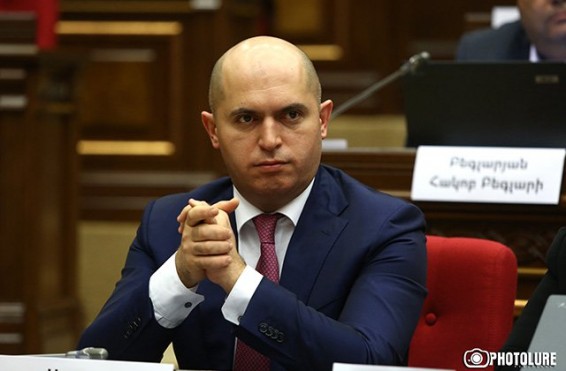 «Ձուկը դեռ ջրում է»…