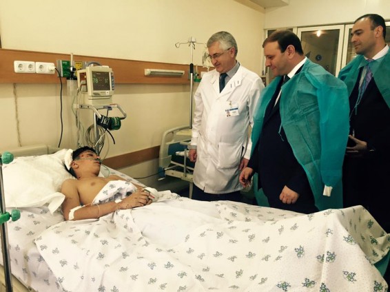 Քաղաքապետ Տարոն Մարգարյանը շուտափույթ ապաքինում է մաղթել ավտոբուսի պայթյունից տուժած 2 դեռահասներին