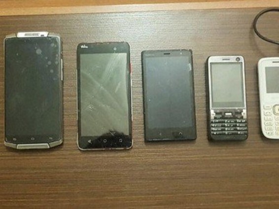 22 բջջային հեռախոս, wi-fi սարքեր ու խաղաքարտեր են հայտնաբերվել տարբեր ՔԿՀ-ներից