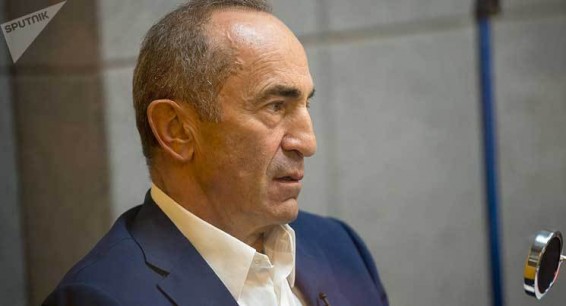 Կհրապարակվի Քոչարյանի խափանման միջոցը փոխելու միջնորդության որոշումը. դատարանի բակում ընթացող բողոքի ակցիաները՝ ուղիղ
