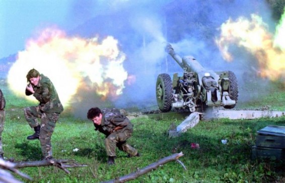 Босния и Герцеговина движется в сторону военной конфронтации