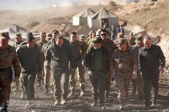 Ընդամենը 24 ժամվա ընթացքում ՀՀ-ում ձևավորվել է գործող բանակին համարժեք ևս մեկ բանակ. Վարչապետը ծանոթացել է զորավարժությունների ընթացքին և այցելել Սիսիան