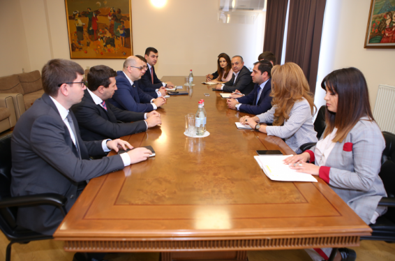 Նախարար Սուրեն Պապիկյանն ընդունել է Մինսկի ավտոմոբիլային գործարանի պատվիրակությանը