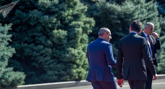 Пашинян направил месседж, очередь — за Гахария: с чем уехал в Тбилиси грузинский премьер