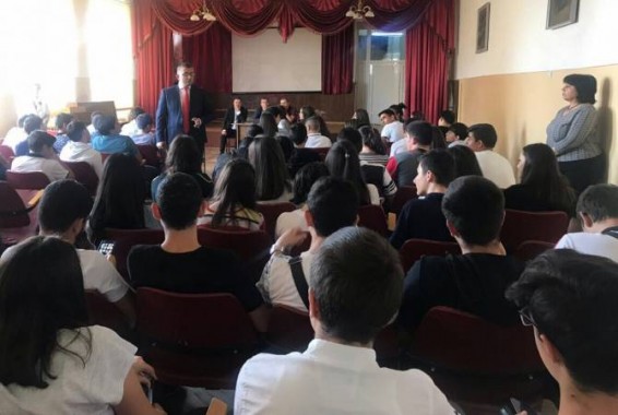 Դատախազները քննարկումներ են անցկացրել հանրակրթական և հատուկ դպրոցների աշակերտների հետ