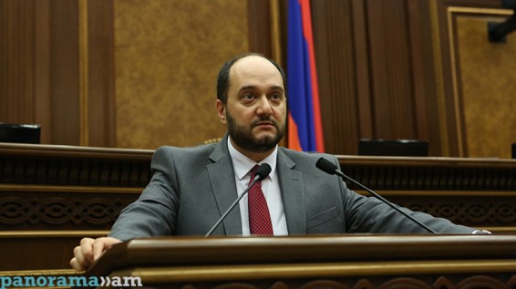 Զինանշանի հետ կապված շտկումները կիրականացվեն. Արայիկ Հարությունյան