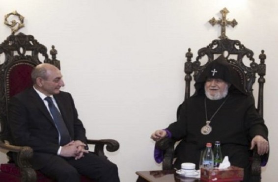 Արցախի նախագահը շնորհավորել է Ամենայն Հայոց կաթողիկոսին գահակալության 20- րդ տարեդարձի առթիվ