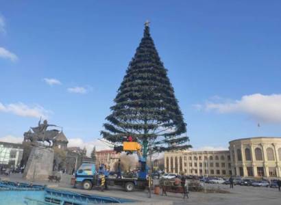 900.000 դրամ` Գյումրիի գլխավոր տոնածառի ձևափոխման համար