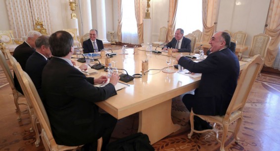 Решение должно быть приемлемо для людей в Армении, Азербайджане и Карабахе — Лавров