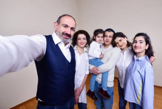 Մենք ուզում ենք, որ Ամանորին երեխաները նայեն ոչ թե հարևանների սեղաններին, այլ՝ բեմերին. Նիկոլ Փաշինյան