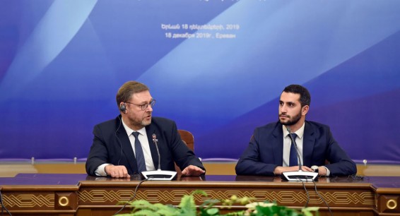 Зограб Мнацаканян и Костантин Косачев обсудили в Ереване проблему Карабаха