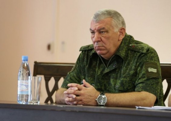 Глава Минобороны Абхазии: Армия не применит силу против протестующих
