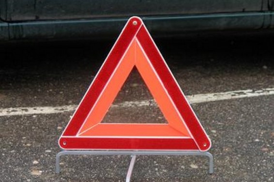 Մարտունի-Սեւան ճանապարհին բախվել են «ԶԻԼ»-ն ու «Նիվան». վարորդն արգելափակվել է ներսում