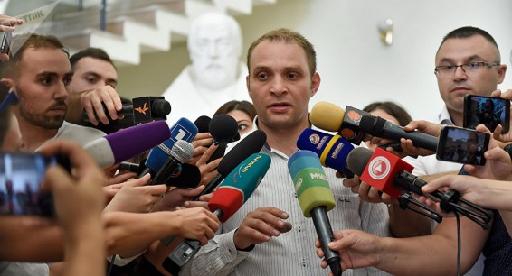 Адвокат Хачатурова отказался участвовать в суде – заседание по делу Кочаряна отложено