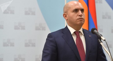 Պարոն, ինձ անգամ քո փեսան դասեր տալ չի կարող, ուր մնաց դու