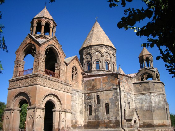 Գարեգին Բ-ն նոր նշանակումներ է արել