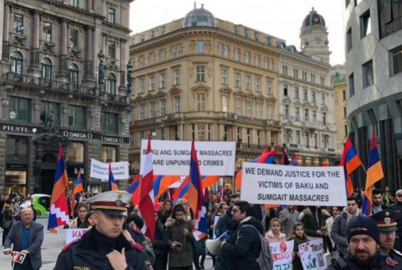 В Вене состоялись марш и митинг  — в память об армянских погромах в   Сумгаите  и Баку