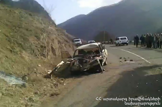 Բերդ-Այգեձոր ավտոճանապարհին տեղի ունեցած ավտովթարի հետևանքով չորս քաղաքացի մահացել է, ևս չորսը՝ ստացել տարբեր աստիճանի վնասվածքներ