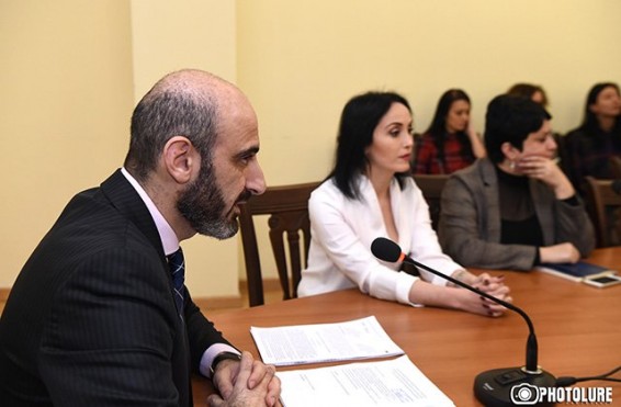 «Դեղատներում դիմակներ չկան որոշակի խուճապի արդյունքում». Նարեկ Զեյնալյան