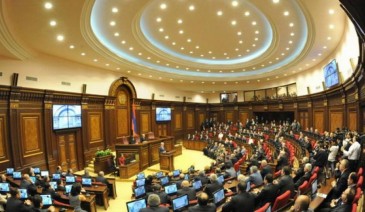 ԱԺ-ում ընթանում են հերթական քառօրյայի նիստերը. Հենց սկզբում 20 րոպեով ընդմիջում հայտարարվեց