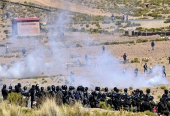 Բոլիվիայում հանքագործները ծեծելով փոխնախարարի են սպանե