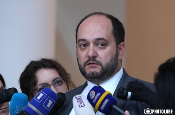 Կոչ ենք անում ԿԳՄՍ նախարար Արայիկ Հարությունյանին չանցնել բարեկրթության սահմանները, չպիտակավորել լրագրողներին և նրանց պատասխանելիս լինել զուսպ․ «Մեդիա պաշտպան»