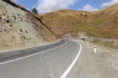 ՀՀ տարածքում ճանապարհները հիմնականում անցանելի են. Լարսի ճանապարհը բաց է միայն բեռնատարների համար