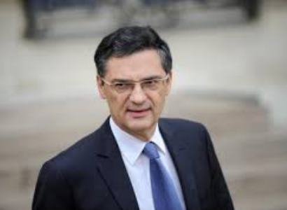 Պատրիկ Դեւեջյանի հուղարկավորության ժամանակ հիշատակվել է նրա Գարեգին անվան եւ հայկական կրթության մասին
