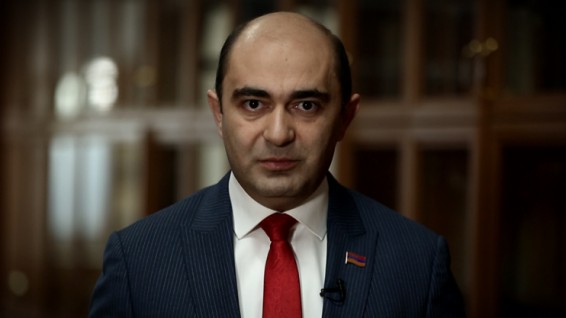 Ամեն ընտանիքին տալ 100 հազար դրամ, թոշակառուներին էլ՝ հավելյալ թոշակ. Էդմոն Մարուքյանի առաջարկը