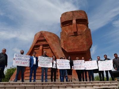 Արցախի Արդարություն կուսակցությունը հանցագործություն է համարում բանակցել փուլային տարբերակի շուրջ