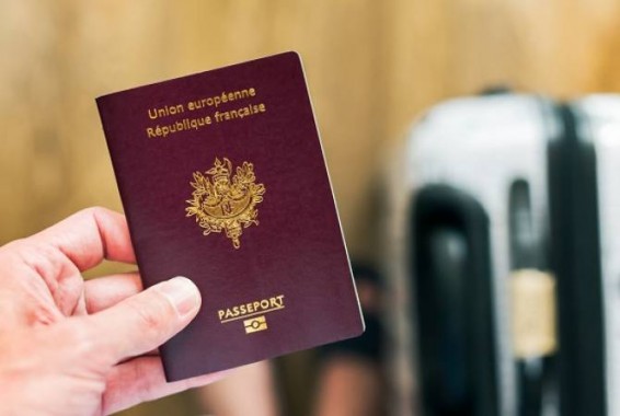 Во Франции могут ввести санитарные паспорта.