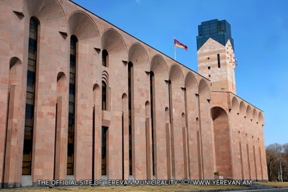 Յուրաքանչյուր աշխատանքային օր՝ ըստ ժամանակացույցի քաղաքապետարանում անցկացվում է քաղաքացիների ընդունելություն