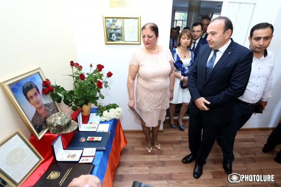 Թիվ 114 դպրոցում բացվեց քառօրյա պատերազմի ընթացքում զոհված Ադամ Սահակյանի անվան դասասենյակ