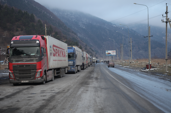 Ստեփանծմինդա-Լարս ավտոճանապարհը բաց է միայն բեռնատարների համար