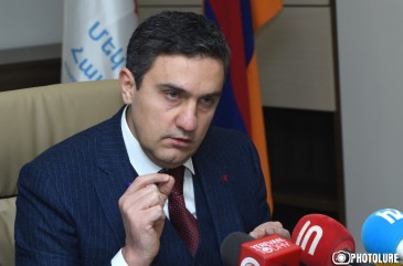Կորոնավիրուսի համաճարակի առողջապահական և տնտեսական բոլոր հետևանքների, յուրաքանչյուր մահի համար պատասխանատու է Նիկոլ Փաշինյանը, Տիգրան Ավինյանն ու Արսեն Թորոսյանը․ Արթուր Ղազինյան