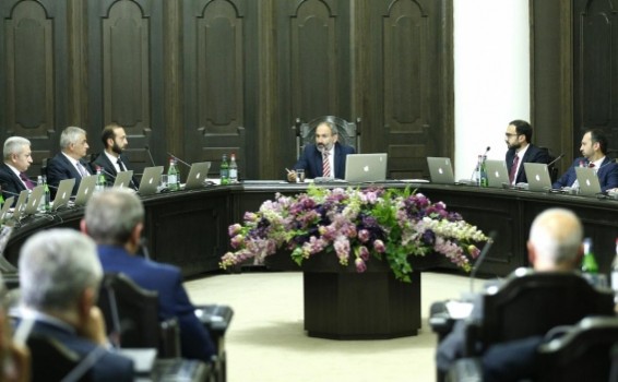 «Եկեք փչացած հեռախոսով կեղծ լուրեր չտարածենք». Փաշինյան