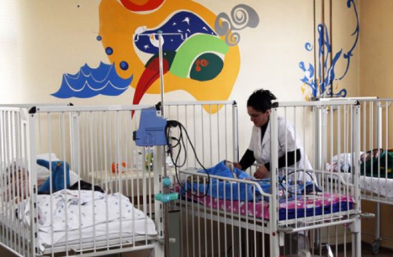 Պատշգամբից ընկած 2-ամյա երեխայի առողջական վիճակը կայունացել է