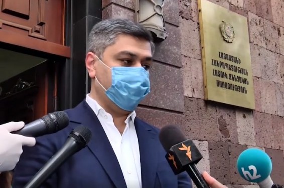 Экс-главу СНБ Ванецяна вызвали в СС по делу о заявлениях Микаэла Минасяна
