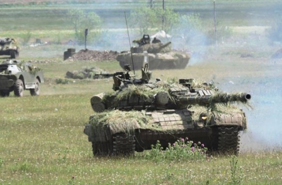 Ռուս տանկիստները Տ-72Բ տանկերով «մենամարտեր» են անցկացնում Հայաստանի լեռներում