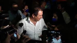 Կան թղթեր, սարքած թղթեր. Ծառուկյան