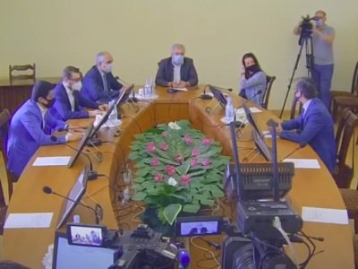 Պաշտպանության եւ անվտանգության հարցերով խորհրդարանական հանձնաժողովի նիստը չի անցկացվել COVID-19-ի եւ Ծառուկյանի պատճառով