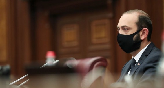 Хватит рассказывать нам об инвестициях: спикер парламента высказался по кейсу Царукяна