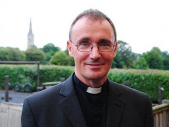 Անգլիացի եպիսկոպոսը հրապարակավ հայտարարել է, որ գեյ է