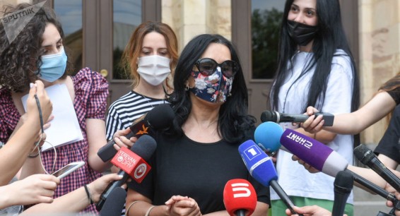 Наира Зограбян передала в КС Армении письменный вариант обращения