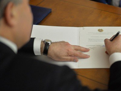 Սարգիս Մնացականյանին արդարադատության երրորդ դասի պետական խորհրդականի դասային աստիճանն է շնորհվել