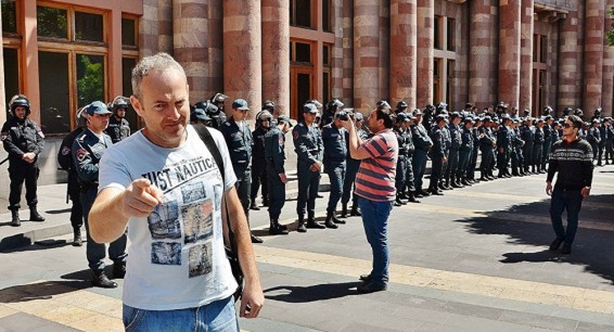 Азербайджанская диаспора готовит провокацию перед армянской церковью в Тель-Авиве – Лапшин